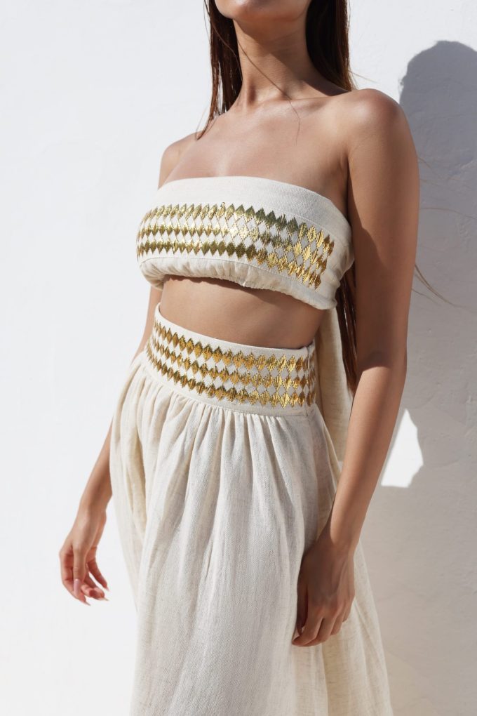 SET EMBROIDERED  IN GOLD THREAD