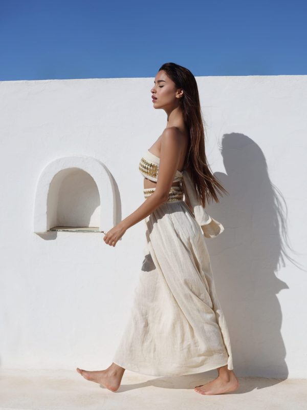 SET EMBROIDERED IN GOLD THREAD